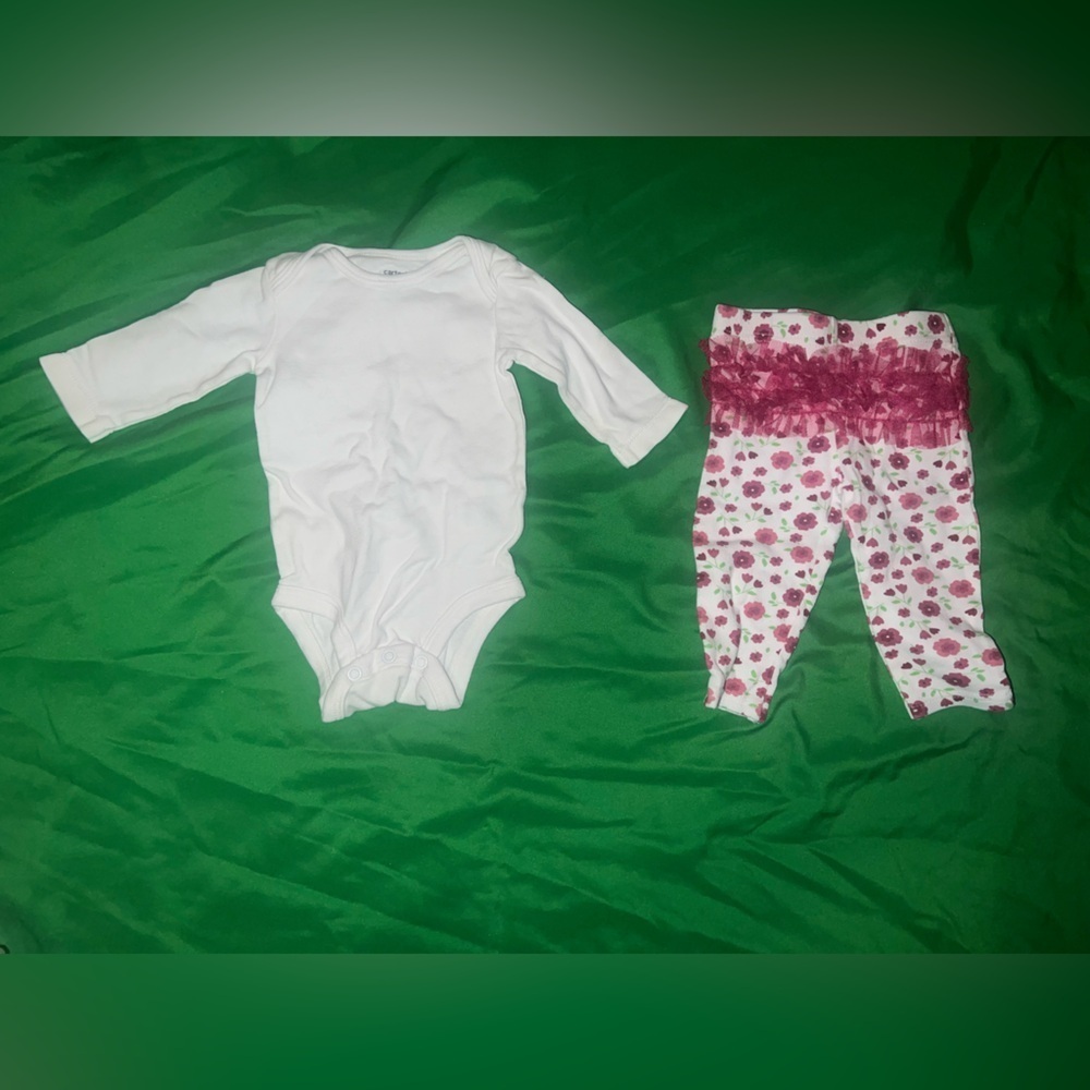 Carter's White Baby Onesie / Pants Outfit size 3-6 Months